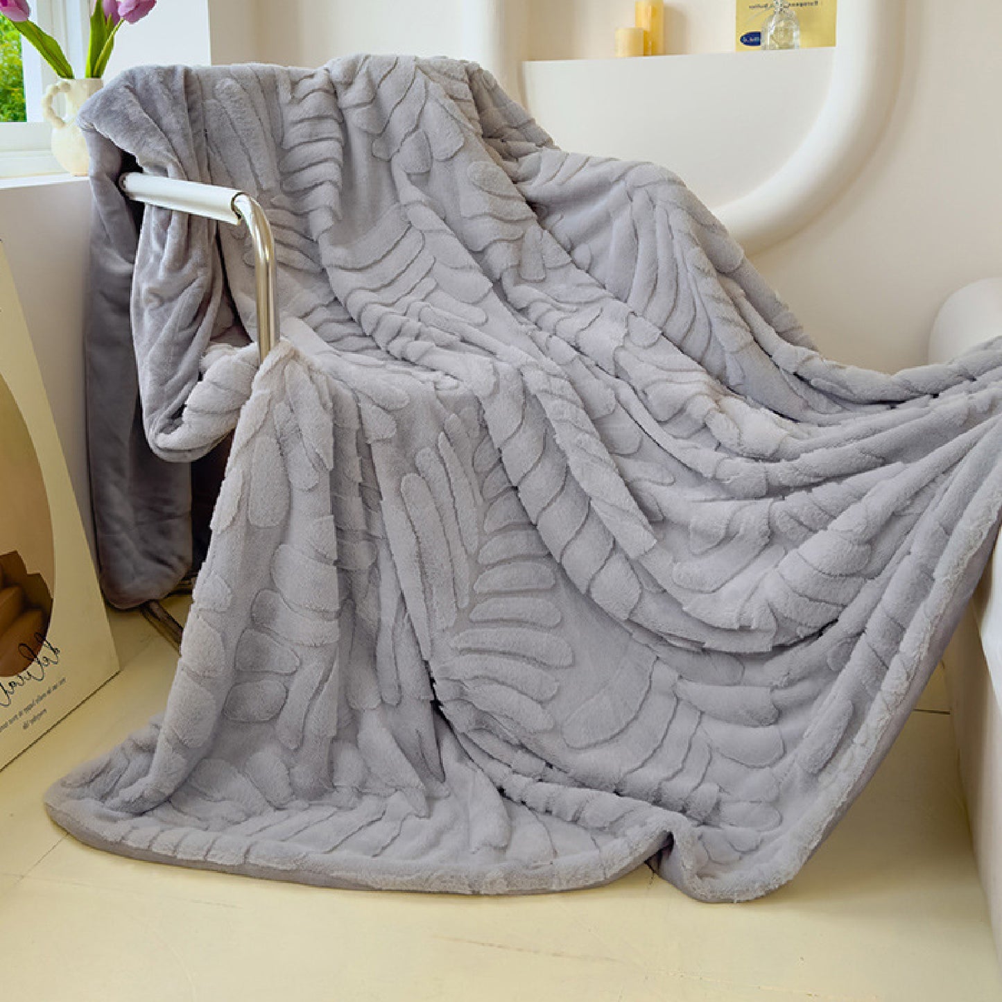 New Rabbit Fur - Banana leaf Design - Double Layer Thickened Rabbit Fur Blanket Throw - High Weight Blanket Comfortable and Warm - 200 x 230cm