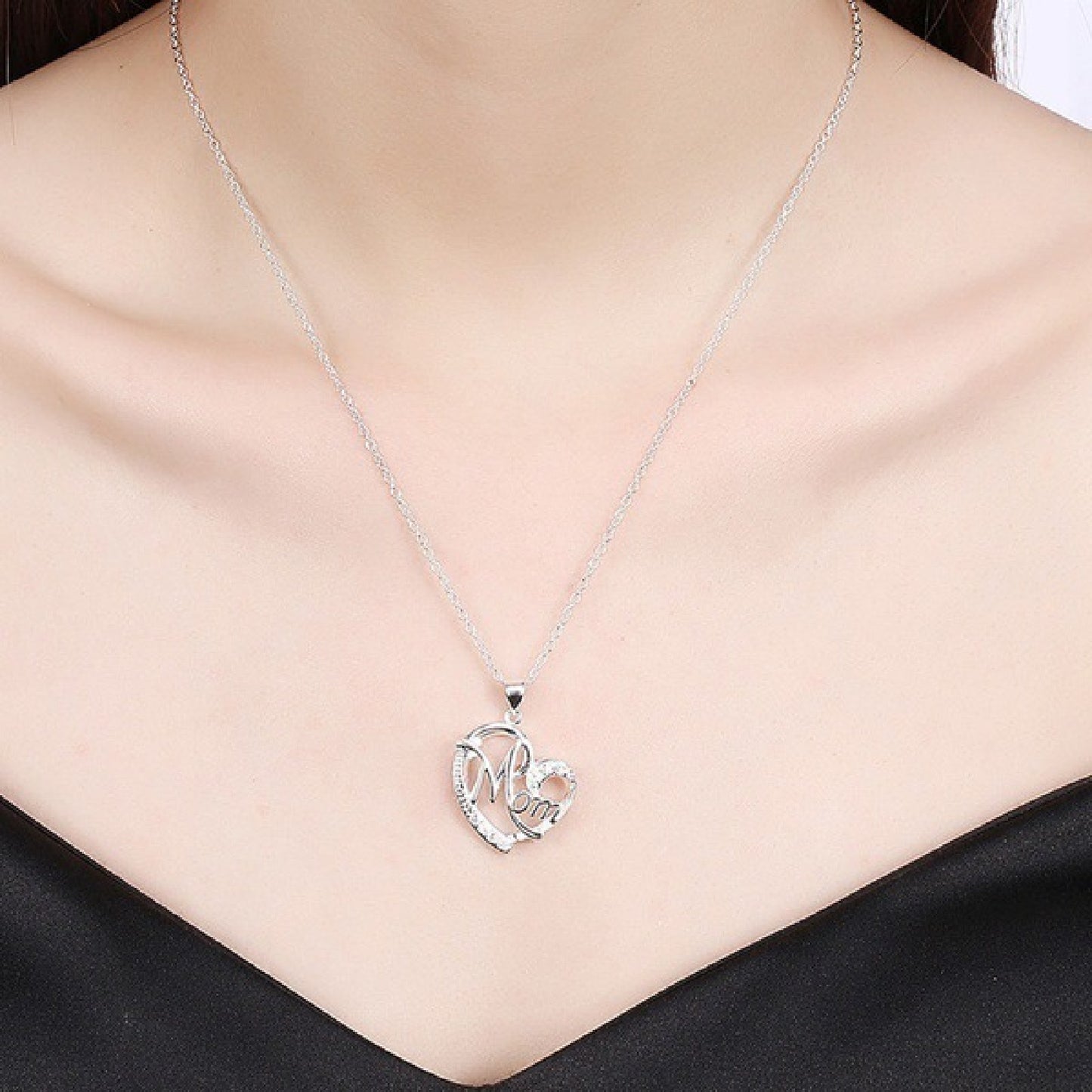 Silver Mother's Day Beauty Heart-Shaped Necklace